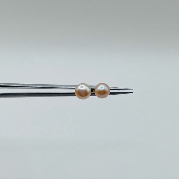 South Sea Pearl Button Earrings - Picture 2 of 4